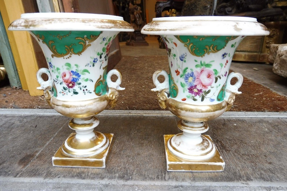 Pair Of Medici Vases In Paris Porcelain 19  Century  