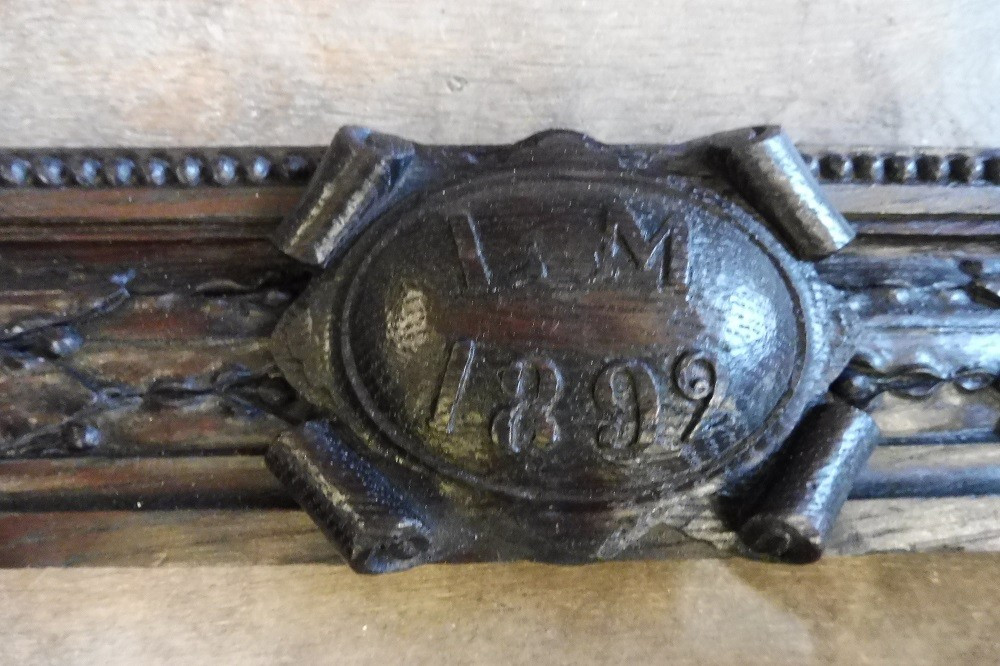 Cadre Rectangulaire en chêne sculpté  et ciré  19 eme-photo-3
