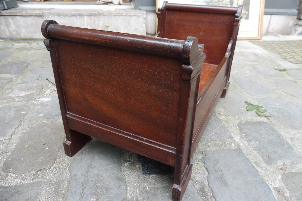 Walnut Doll's Bed, Louis Philippe Period -photo-2
