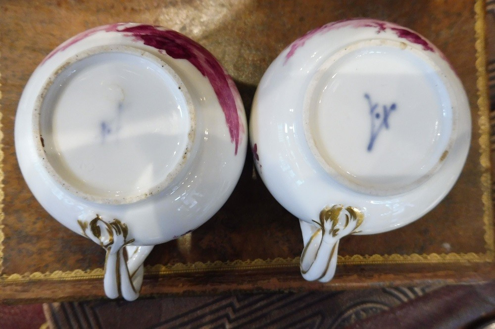 Paire  de pots  à  crème  en porcelaine  de Meissen 18 eme -photo-3