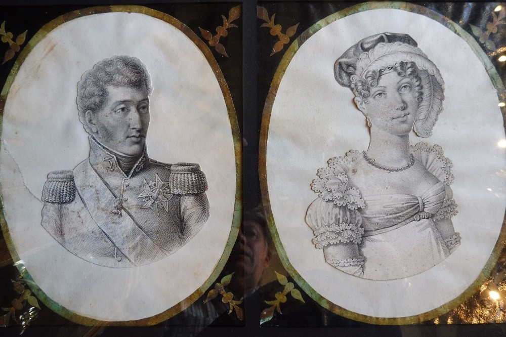 paire  de portraits  gravés  " le duc  et la duchesse d 'Angoulème " -photo-2