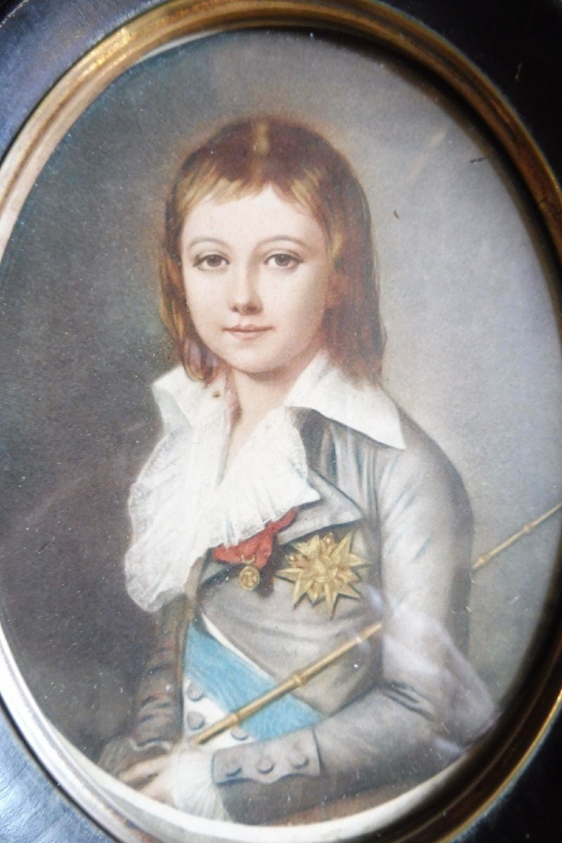 Gravure ovale  en couleur  représentant  le dauphin  Louis XVII  -photo-2