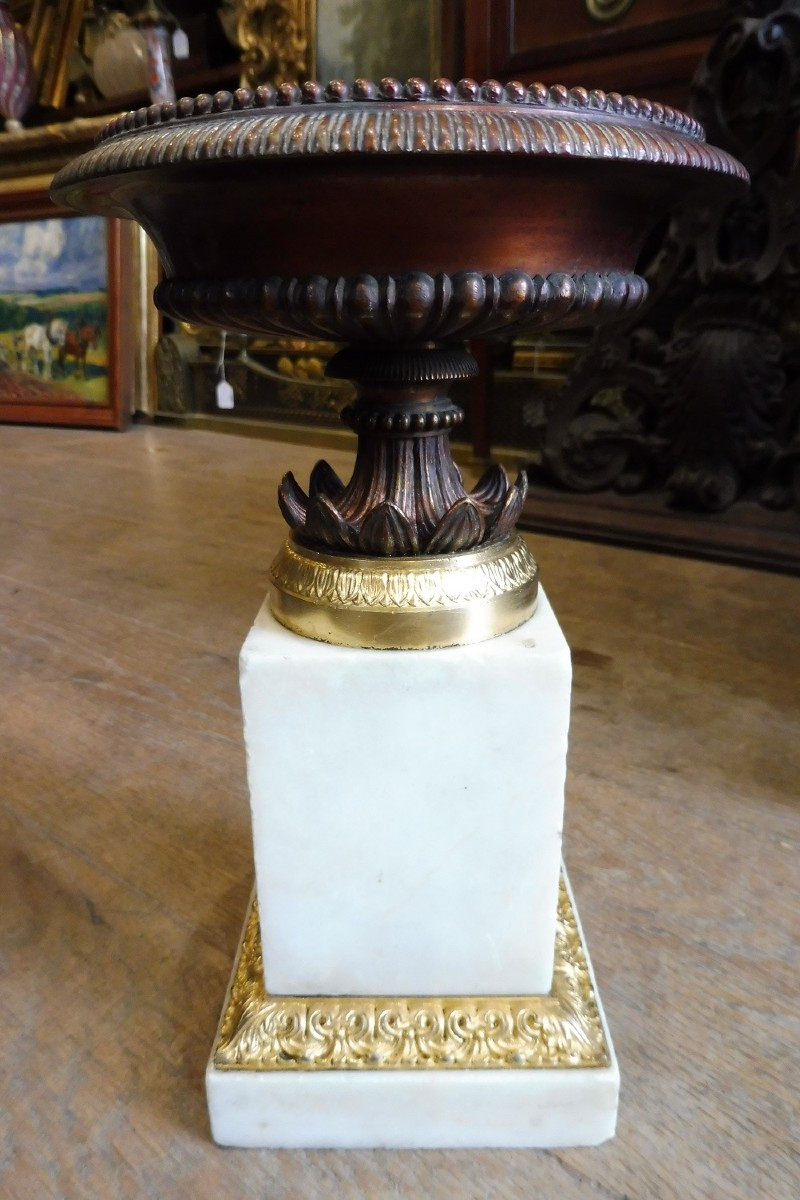 Urne  plate  en bronze , socle  marbre 19 eme