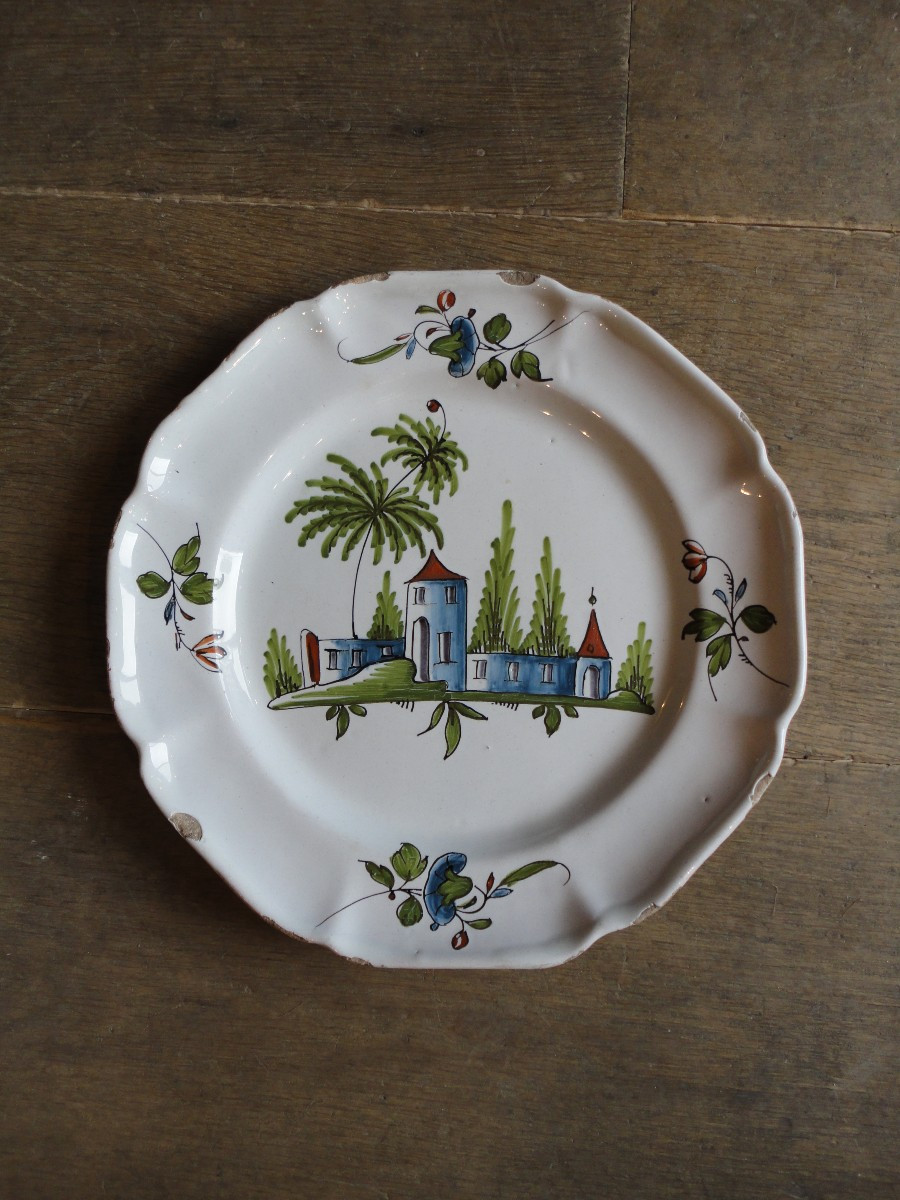 18th Century Moulins Earthenware Plate