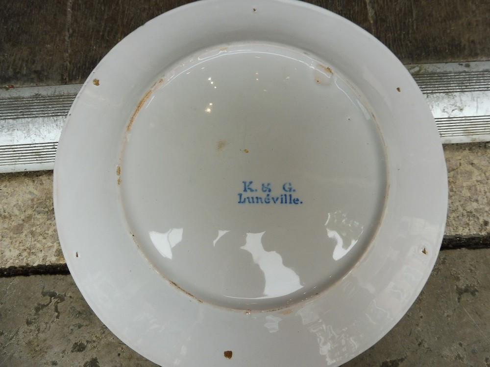 Trois  assiettes  en  faïence  de  l'Est  19 eme-photo-4
