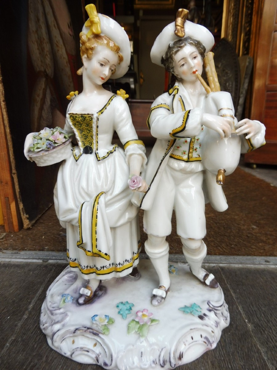 Groupe en porcelaine de Passau  19 eme