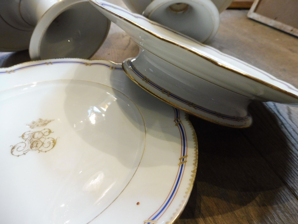 Four Pieces Of 19th Century Paris Porcelain Dessert Service -photo-4