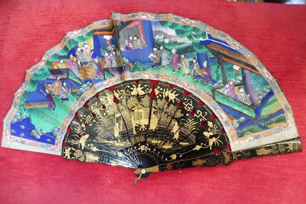 Fan In Black And Gold Lacquer And Gouache On Paper, Canton, 19th Century