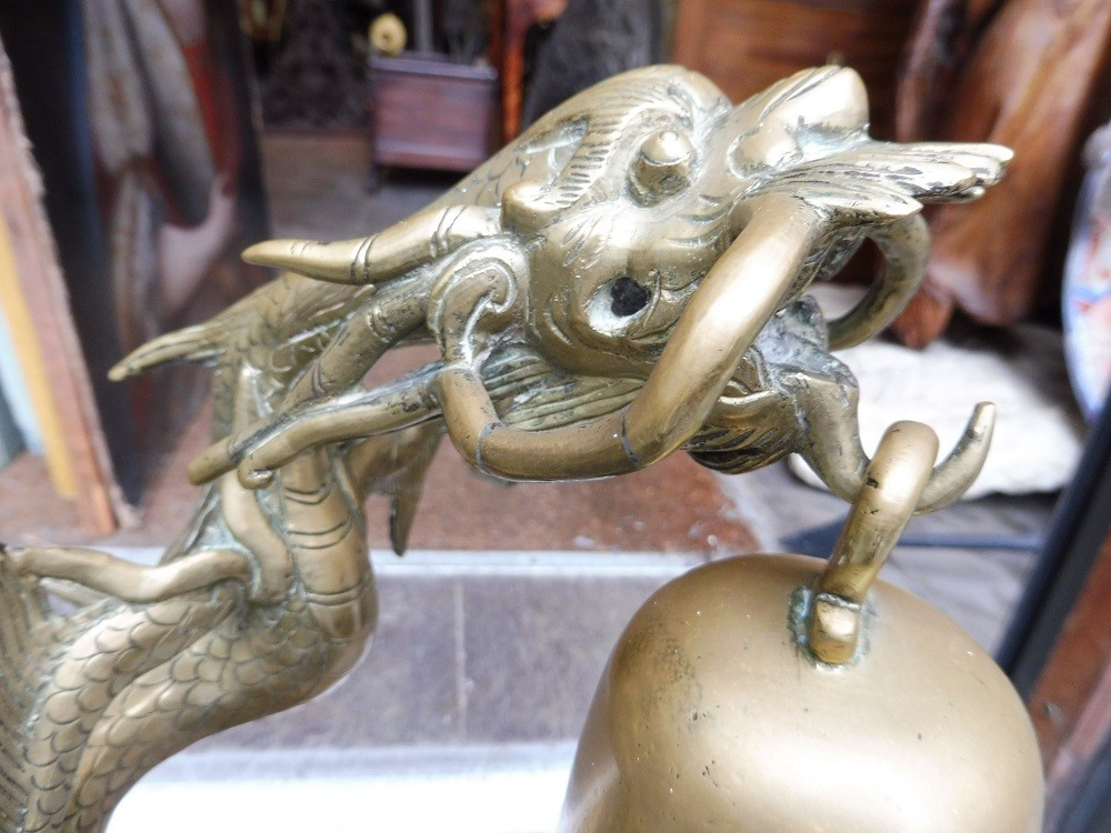 Cloche de temple  bouddhiste supportée par un dragon , Chine  , 19 eme-photo-2