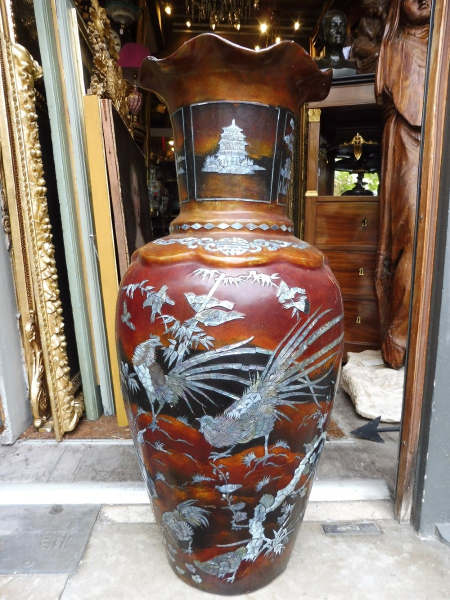Important Vase In Boiled Cardboard, Lacquered And Inlaid With Mother-of-pearl, China Circa 1900  