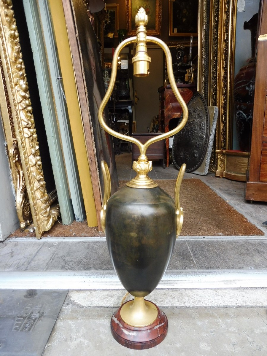 Pied de lampe  en bronze patiné et doré  néoclassique   19 eme