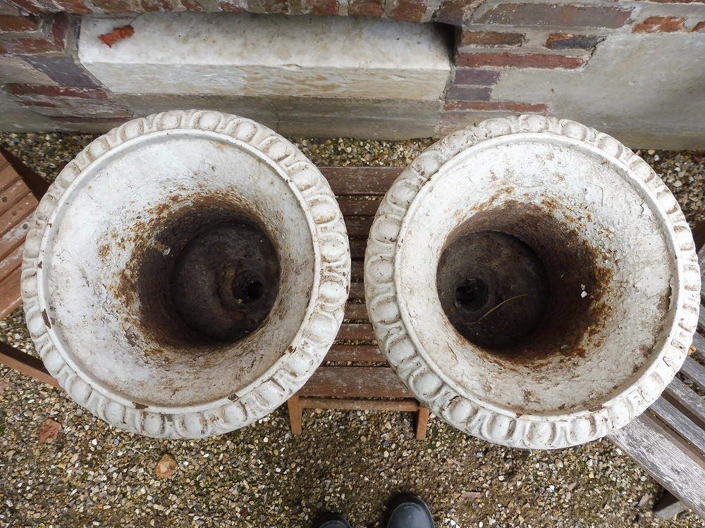 Paire de vases mèdicis  en fonte  19 eme-photo-2