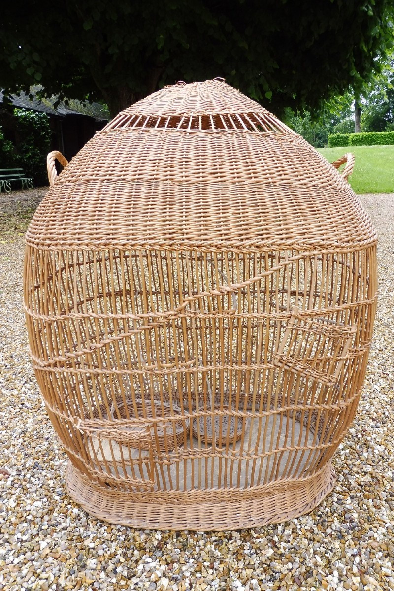 importante  Cage à oiseaux  en rotin  1900