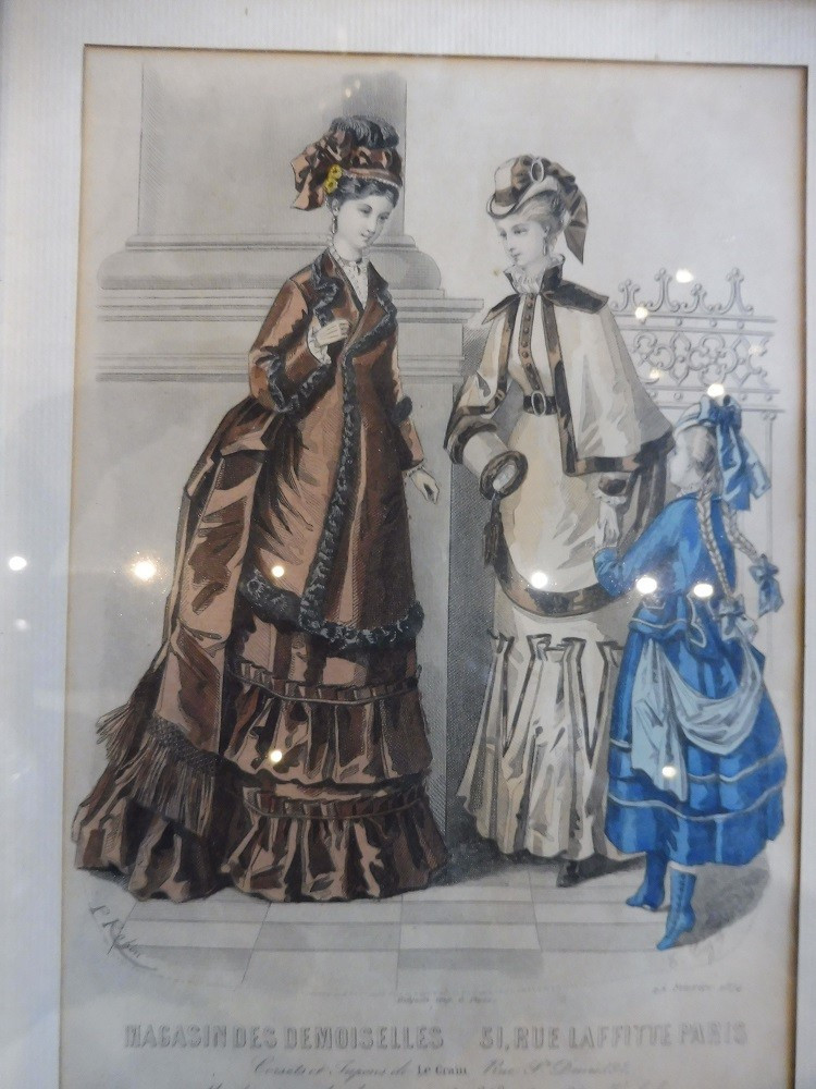 Suite de huit gravures  de mode  second empire  en couleur  encadrées  -photo-2