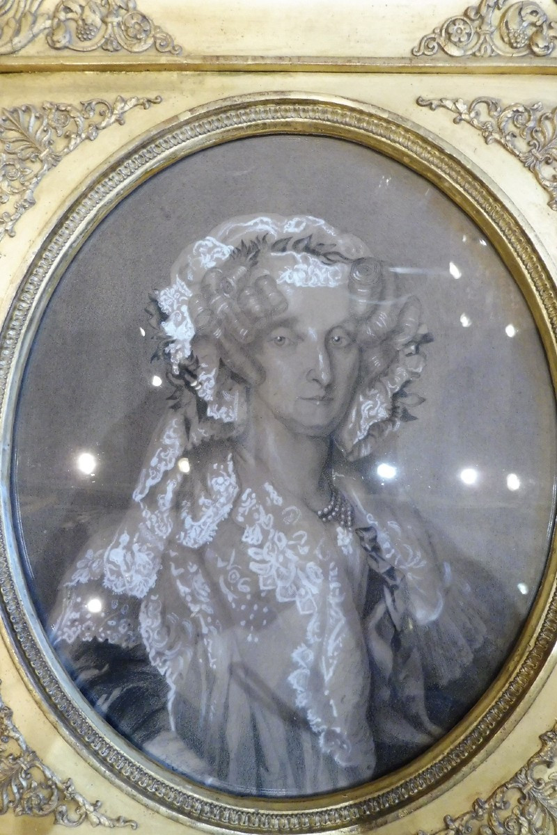 19th Century Charcoal Drawing "bust Portrait Of Marie Amélie" In Its Frame -photo-2