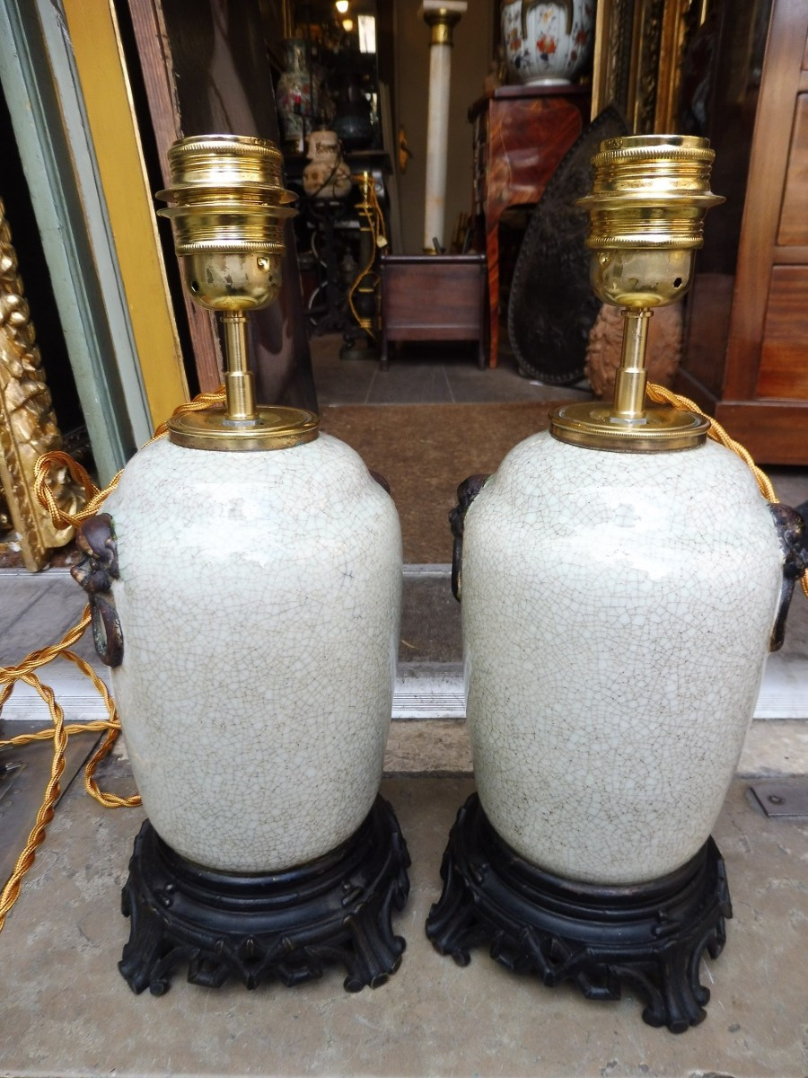 Paire de  pieds de lampes  en porcelaine  de Chine monté  bronze 19 eme