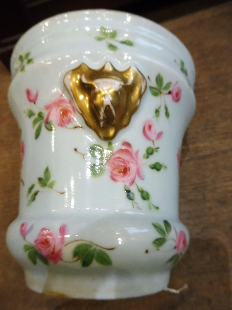 19th-century Paris Porcelain Pot Decorated With Roses  -photo-2