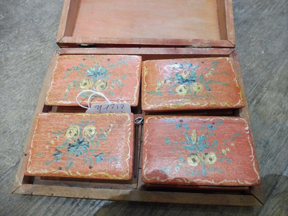 Boîte  à jetons  en bois  laqué   corail  18 eme-photo-2