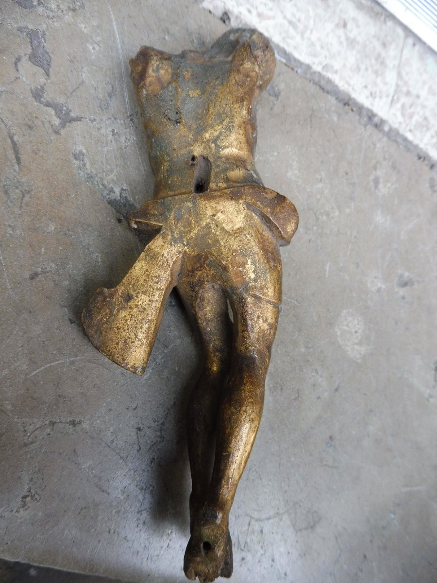 Christ en croix en bois doré  18 eme  sans bras  -photo-2