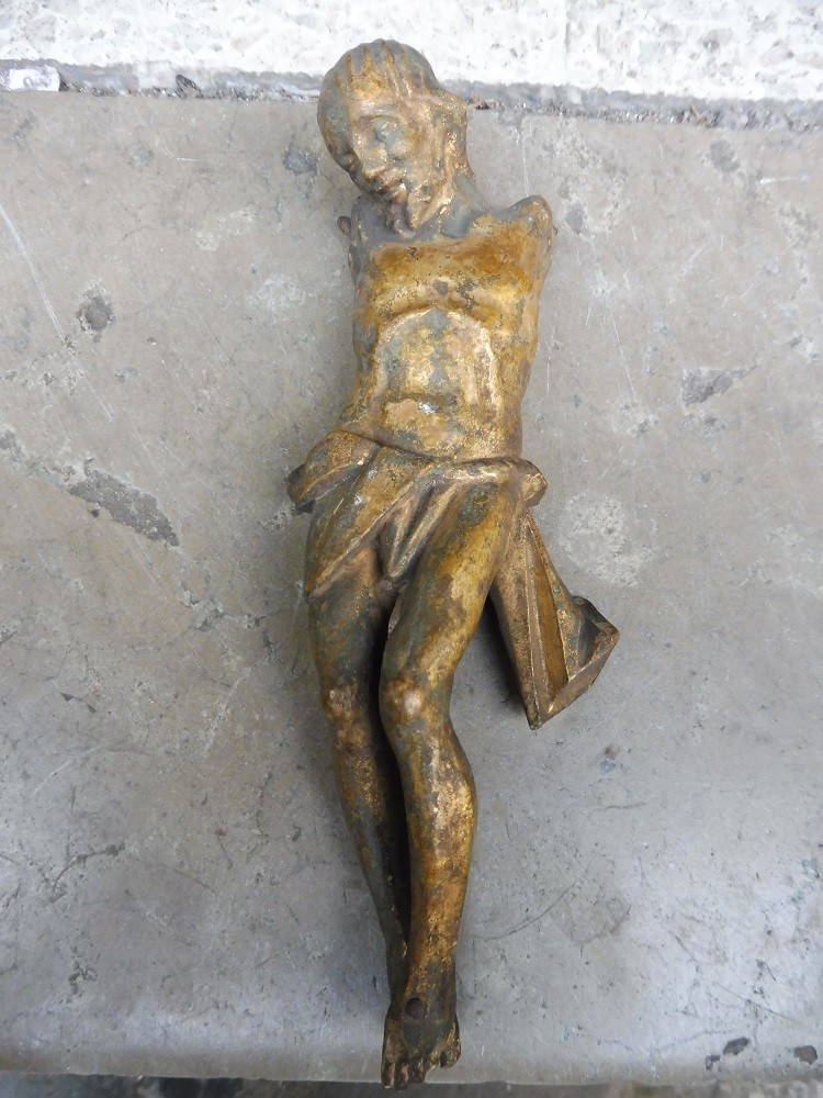 Christ en croix en bois doré  18 eme  sans bras  