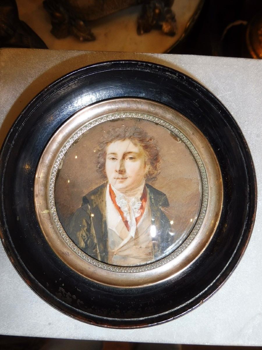 Miniature ronde  fin 18 eme "portrait d'homme ' 