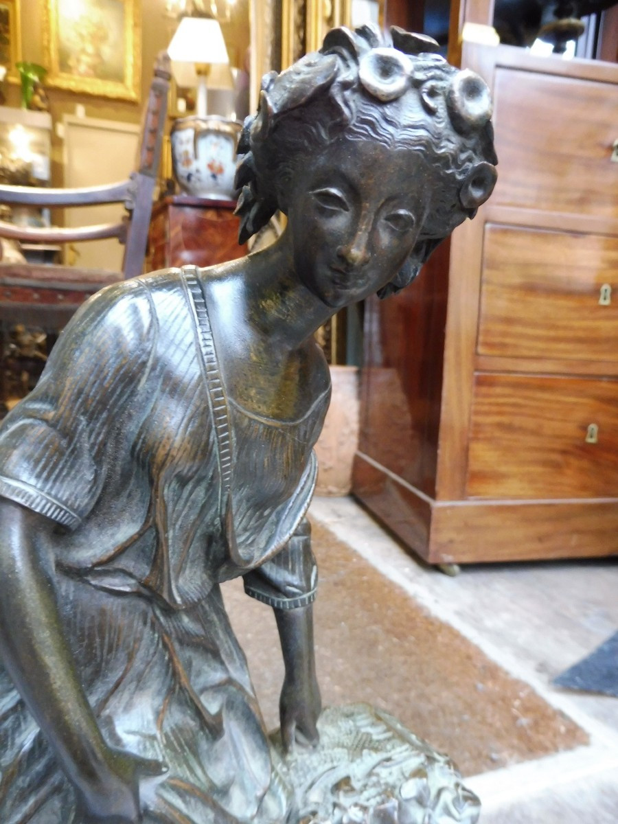 Sculpture  en bronze  signée  Coinchon  "Jeune  fille  à la fontaine "  19 eme-photo-1