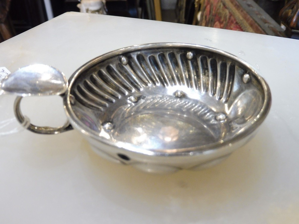 Taste vin en argent  poinçon minerve .