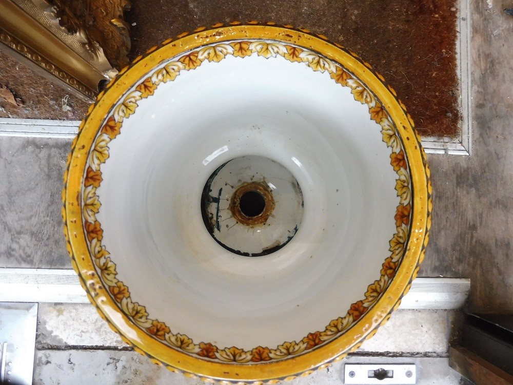 Vase  de forme mèdicis  en faïence  de Gien 19 eme , décor renaissance  -photo-1