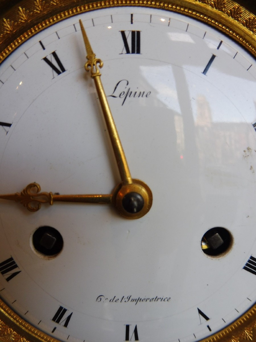 Empire Style Gilt Bronze Urn Clock Signed Lépine.-photo-3