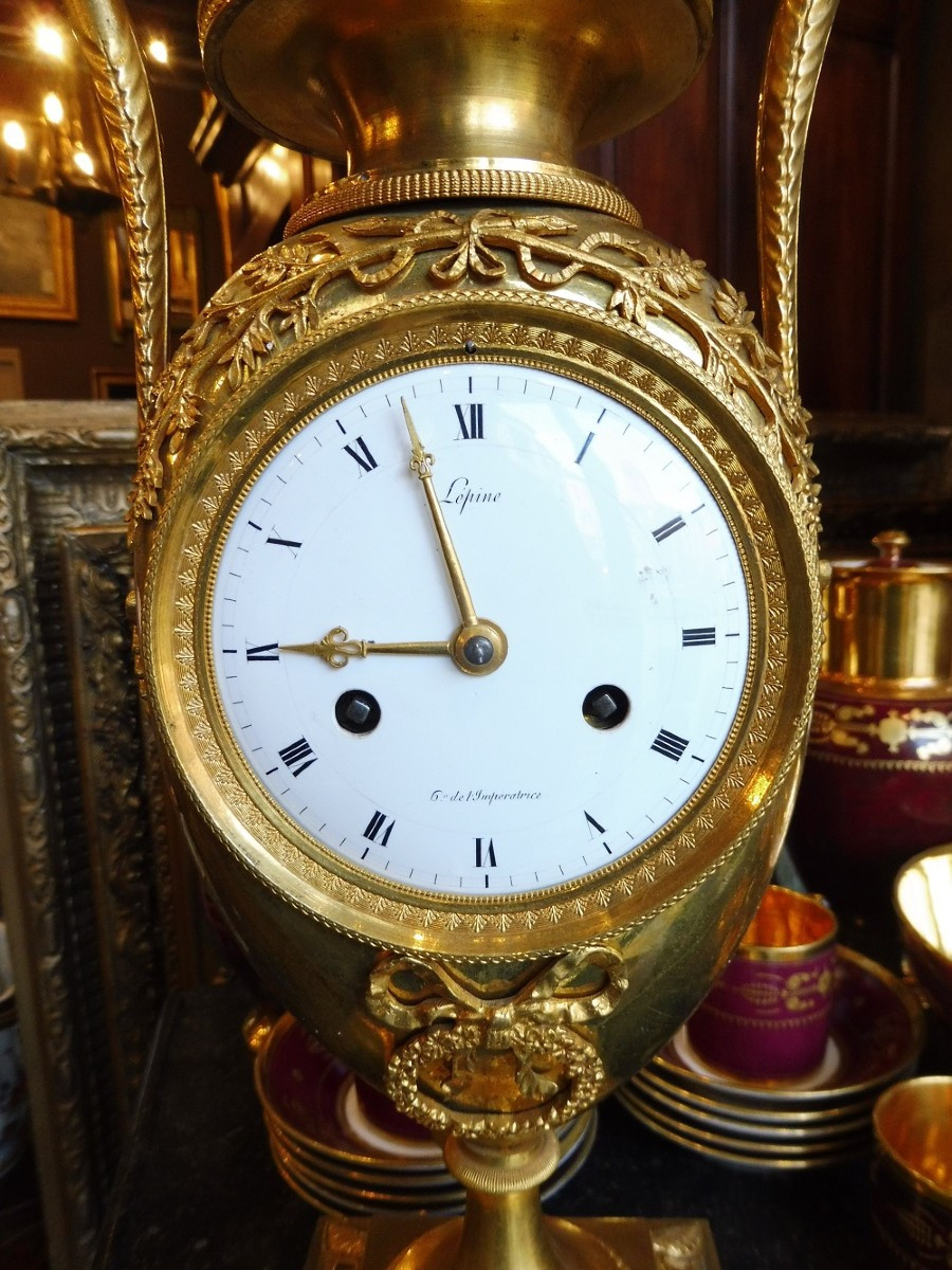 Empire Style Gilt Bronze Urn Clock Signed Lépine.-photo-4
