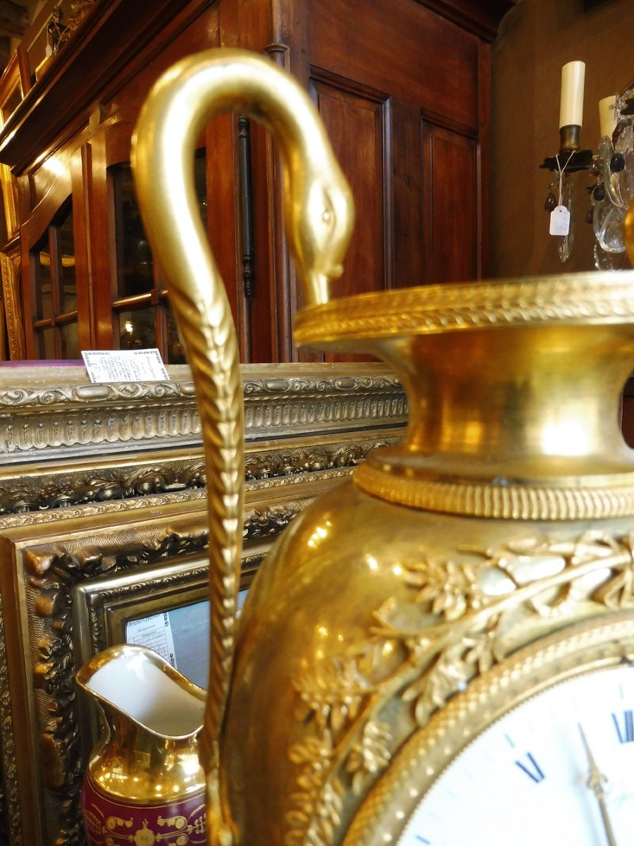 Empire Style Gilt Bronze Urn Clock Signed Lépine.-photo-1