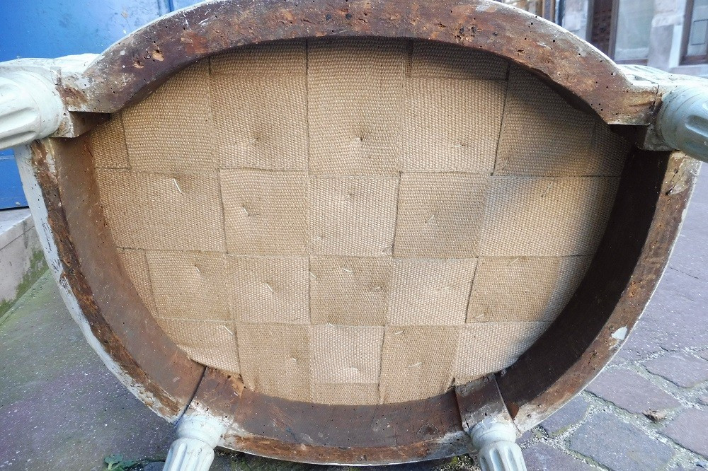 Louis XVI Period Cabriolet Armchair In Lacquered Wood -photo-3