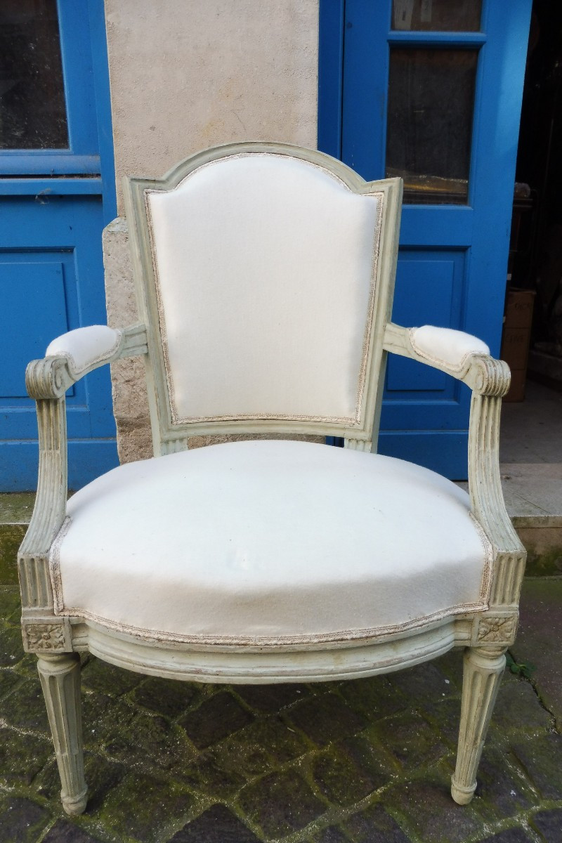 Louis XVI Period Cabriolet Armchair In Lacquered Wood 