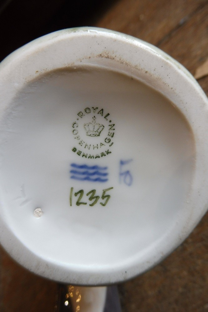 Oiseau  perché  en porcelaine  de Copenhague  -photo-2