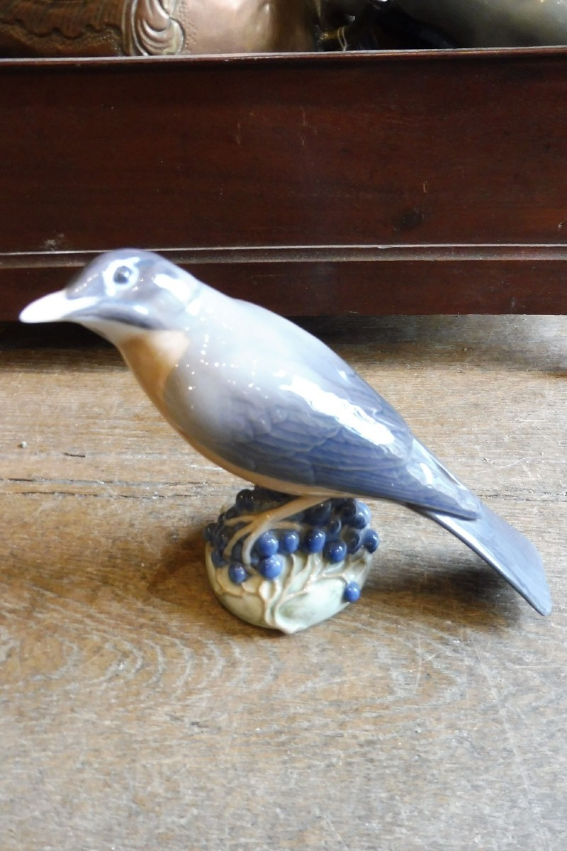 Oiseau  perché  en porcelaine  de Copenhague  