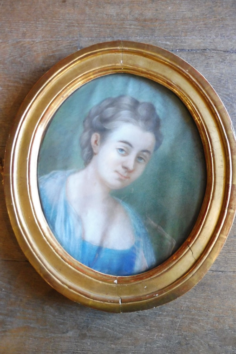 Oval Pastel 18 Eme In Its Frame 