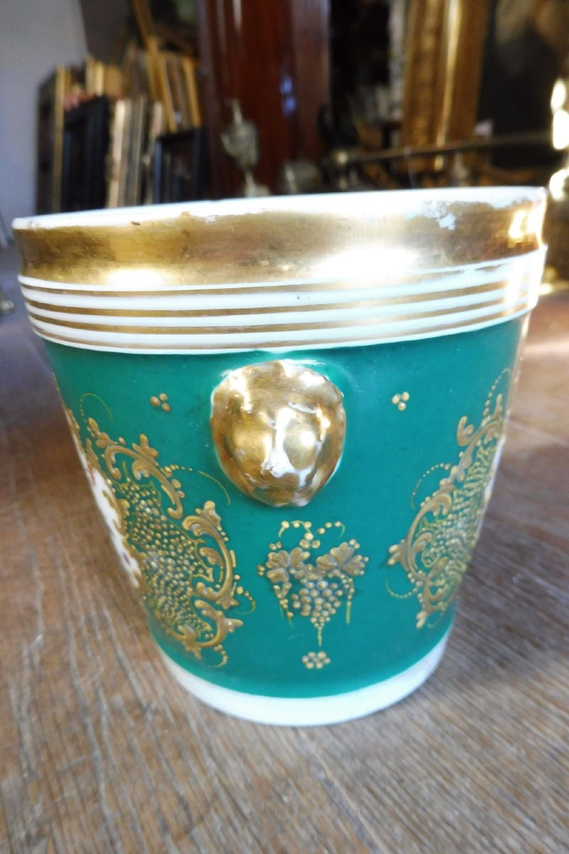 19th Century Paris Porcelain Pot With Polychrome Flowers And Gold Decoration-photo-2