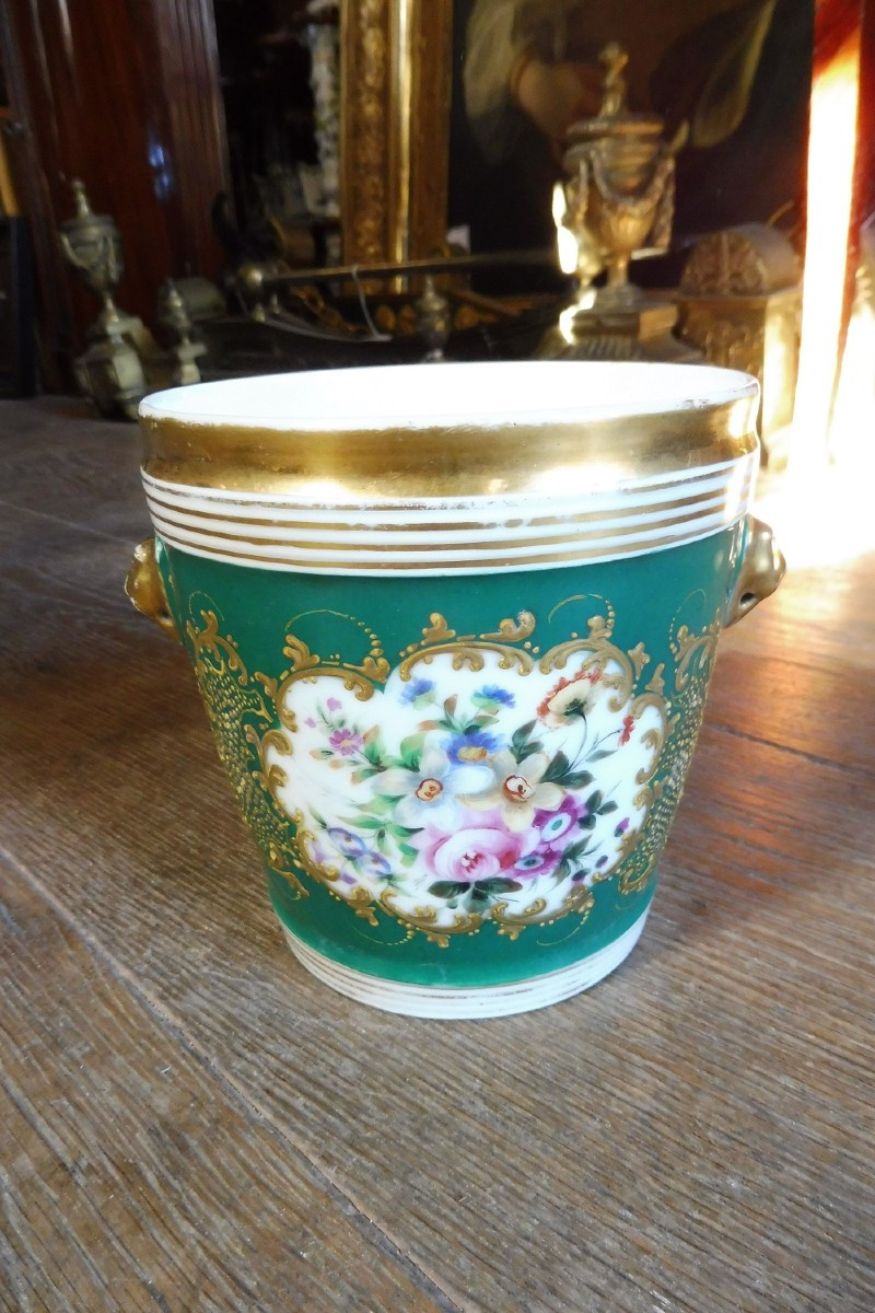 19th Century Paris Porcelain Pot With Polychrome Flowers And Gold Decoration