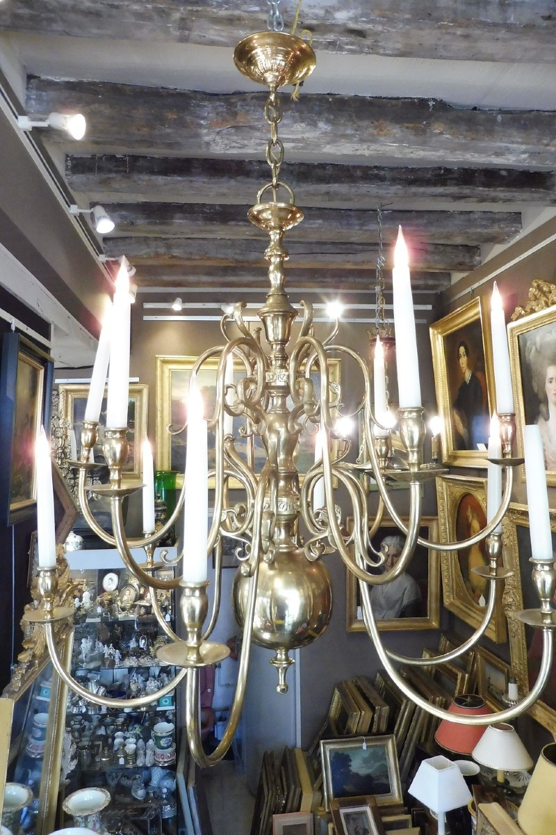 Important lustre  de style  Hollandais à 12 lumières  en laiton  poli  fin 19 eme  