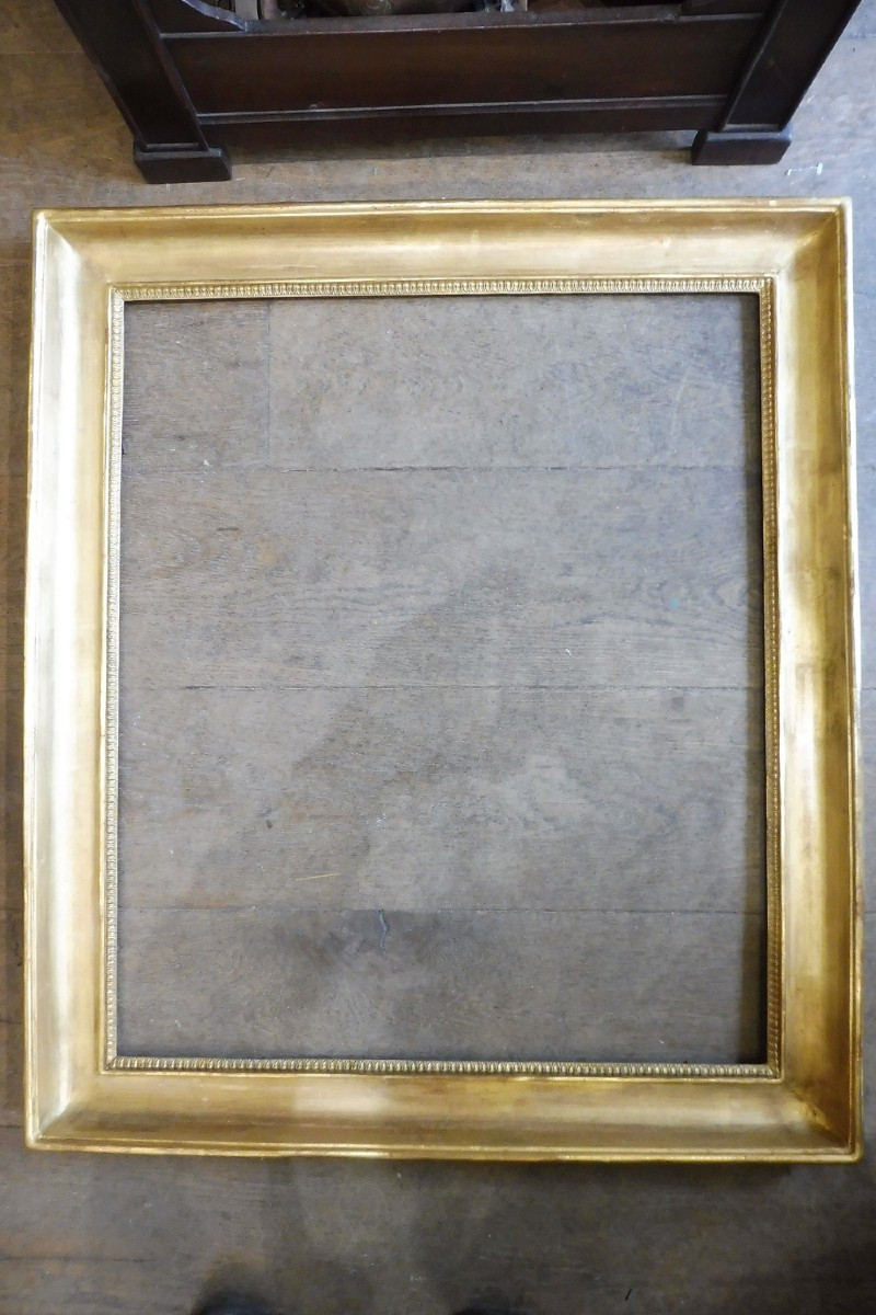 Cadre  rectangulaire  en stuc doré  début 19 eme   