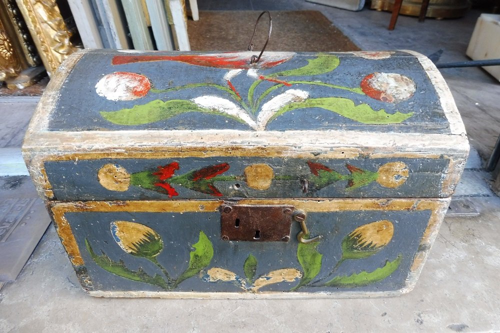 Malle  en bois  polychrome  Normande  19 eme 