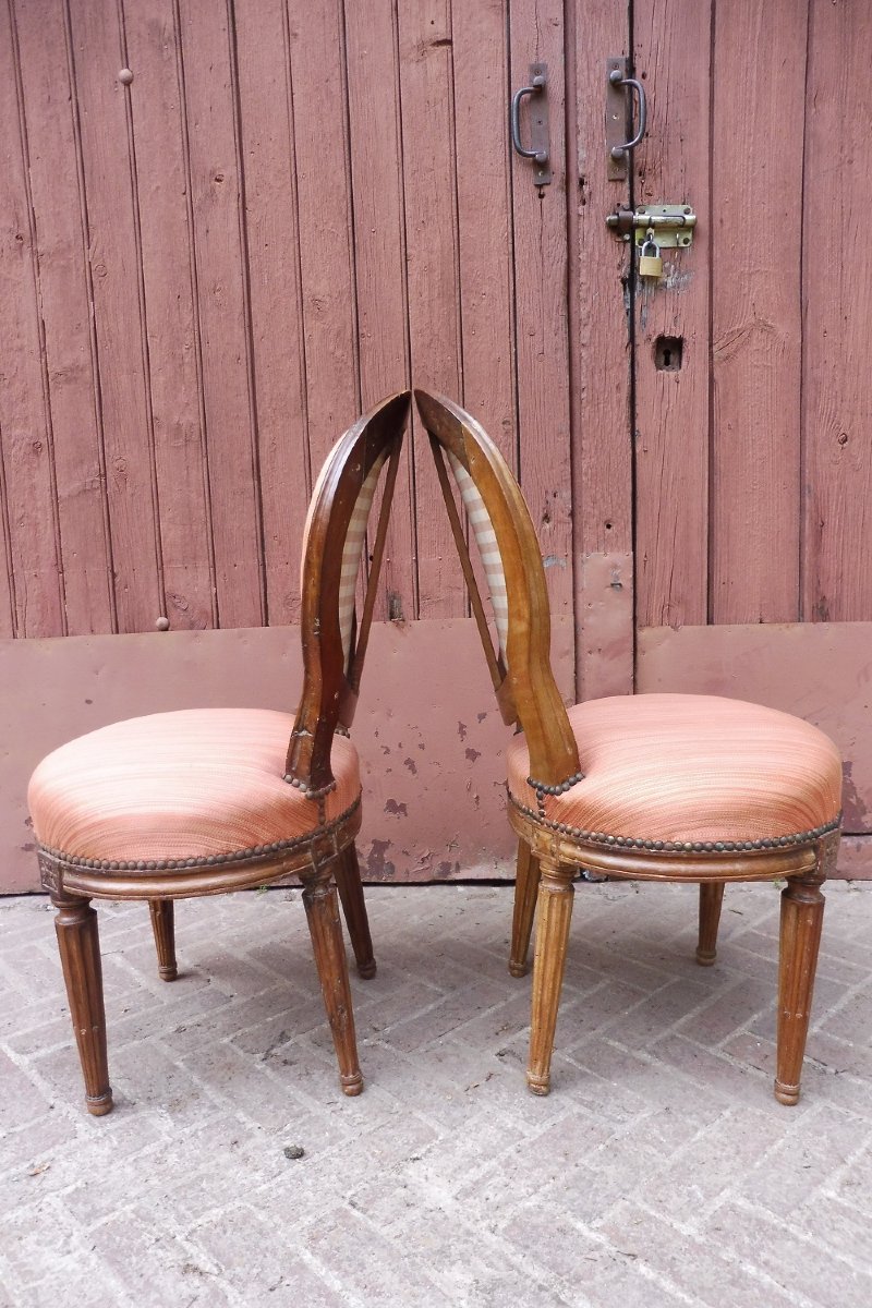 Paire  de chaises  d'époque  Louis XVI  à dossiers  médaillon -photo-2