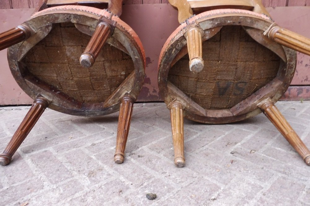 Paire  de chaises  d'époque  Louis XVI  à dossiers  médaillon -photo-4