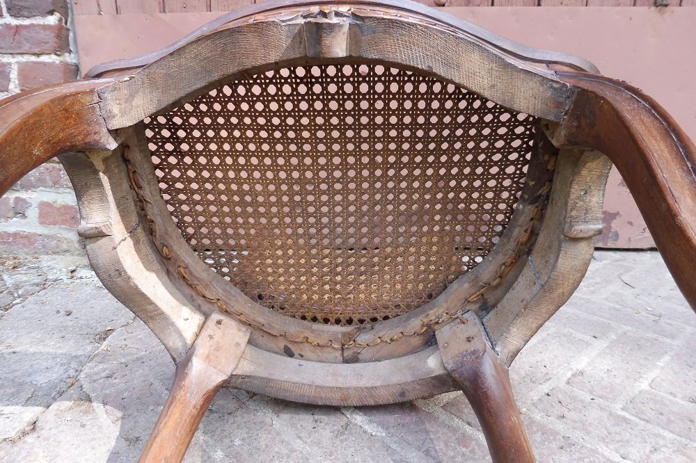 Louis XV-era Cane-seated Cabriolet Chair-photo-1
