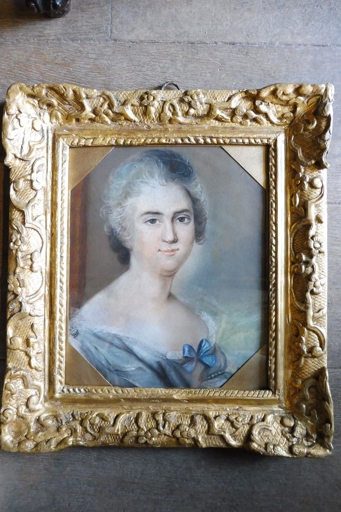 Pastel  du  18 eme siècle  , " Portrait  d'une  dame "  