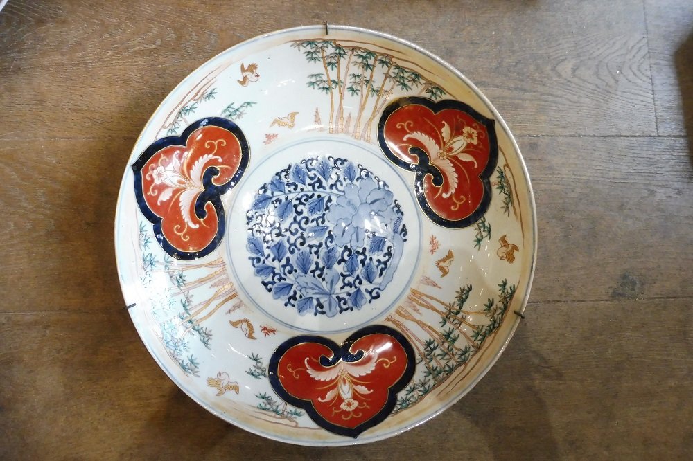 plat en porcelaine  du Japon  à décor Imari  19 eme 