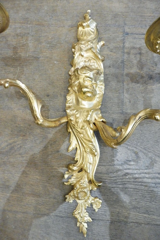 Paire d 'appliques à deux bras  de lumière  en bronze doré  d'après  Cressent   style Régence  -photo-2