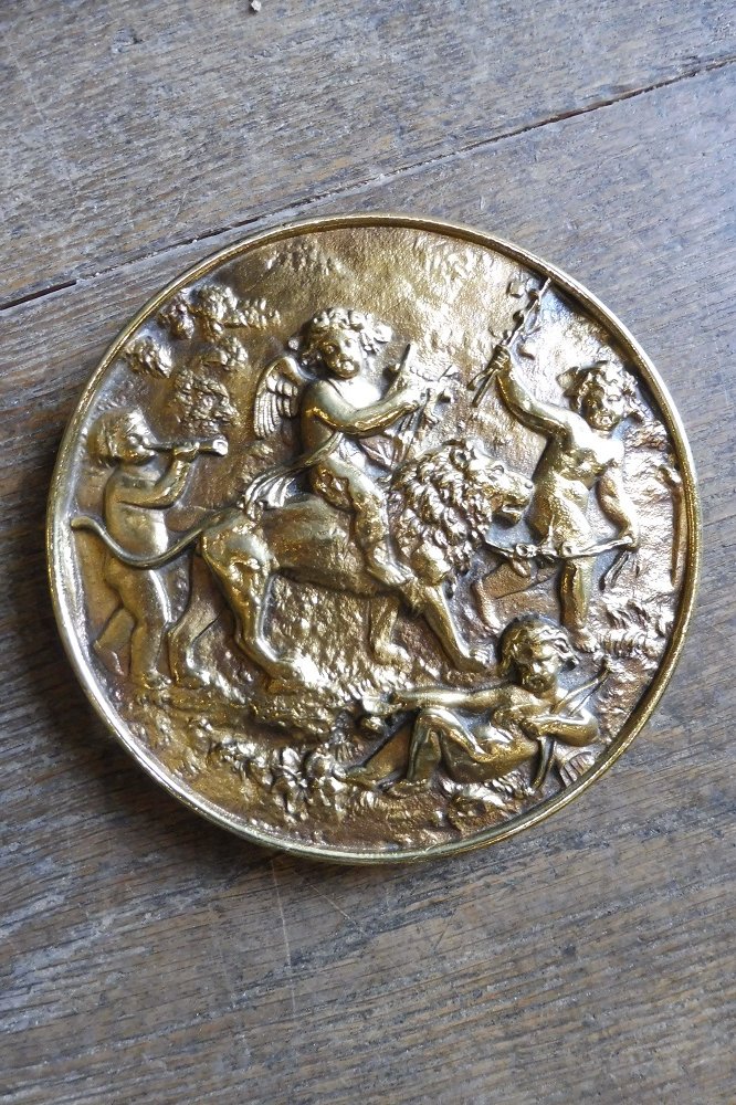 Plaque en bronze  doré  19 eme d'après  Clodion 