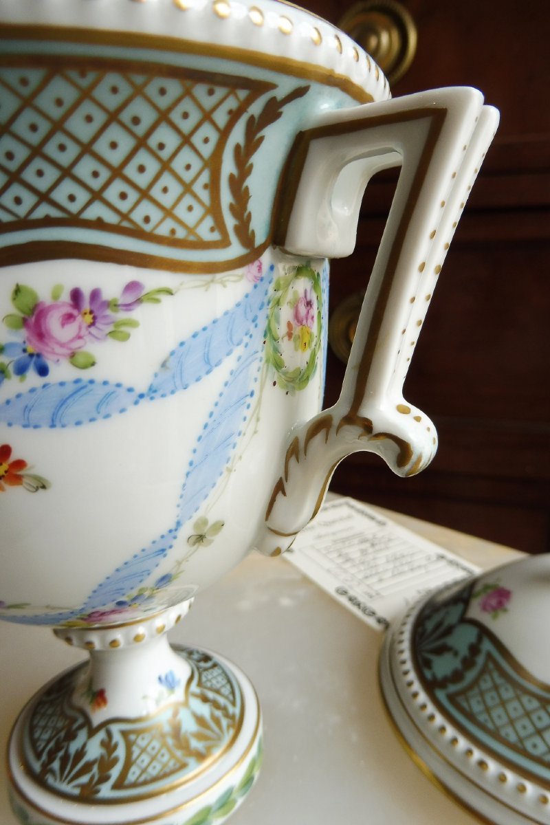 pot couvert en porcelaine de Dresde  XX eme  -photo-3