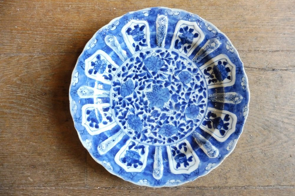 18th-century Chinese Porcelain Dish 